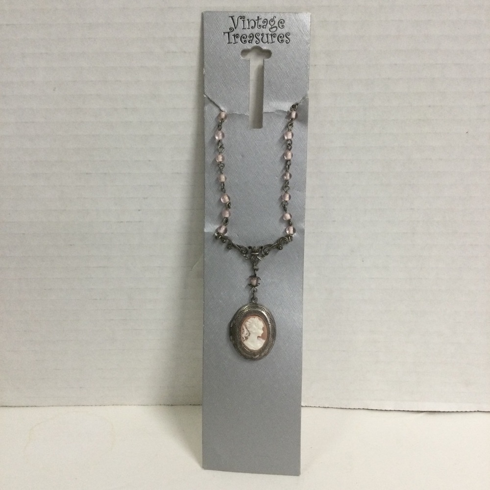 Vintage Treasures Pink Cameo Locket Necklace w/ Pink Beads New